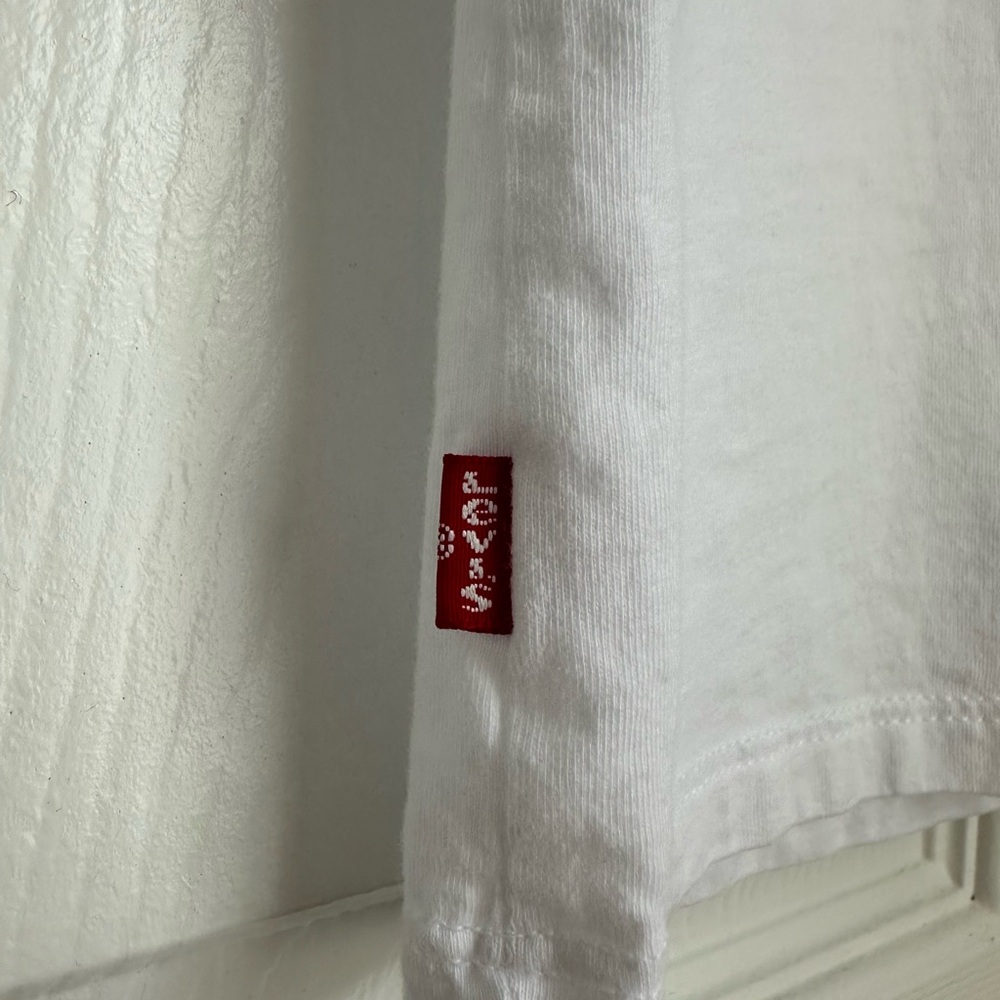 Levi’s Logo Tee - Picture 4 of 4